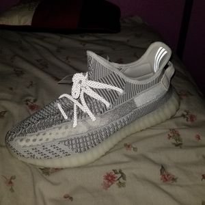 Yeezy 350 v2 static non reflective